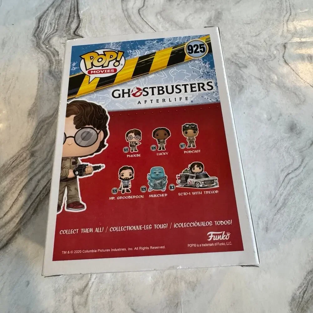 Phoebe Ghostbusters Funko Pop 925 (listing #2) - Picture 3 of 7